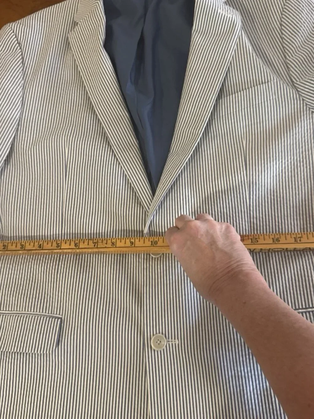JoS A Bank Executive Seersucker Suit Men 48L 43W Pleated/Cuff Pant-Blue/White